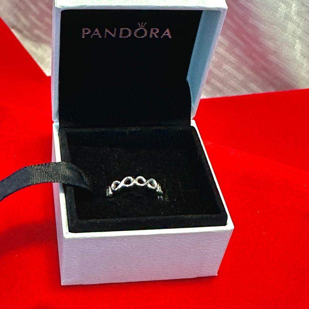 🌈😍🌈 PANDORA AUTHENTIC STERLING SILVER INFINITY STYLE RING💕💕